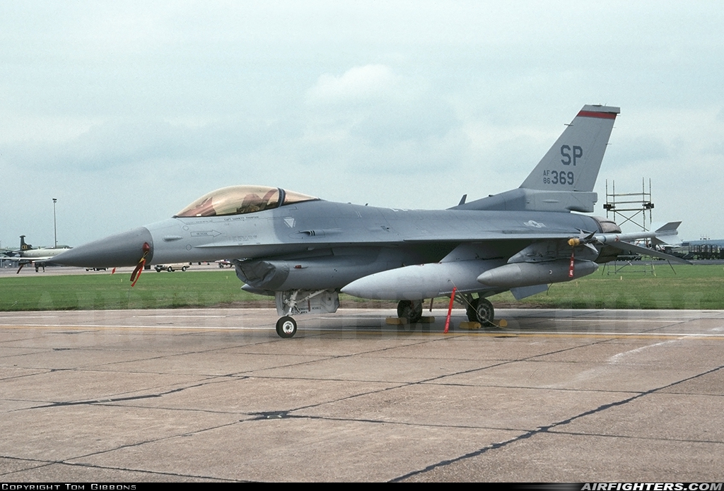 USA - Air Force General Dynamics F-16C Fighting Falcon 86-0369 at Mildenhall (MHZ / GXH / EGUN), UK