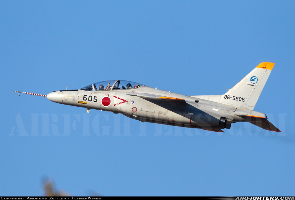 Japan - Air Force Kawasaki T-4 86-5605 at Gifu (RJNG), Japan