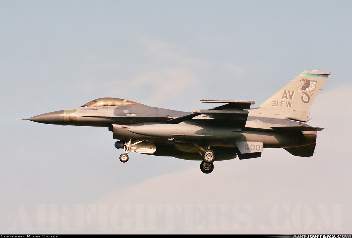 USA - Air Force General Dynamics F-16C Fighting Falcon 89-2001 at Hradec Kralove (LKHK), Czech Republic