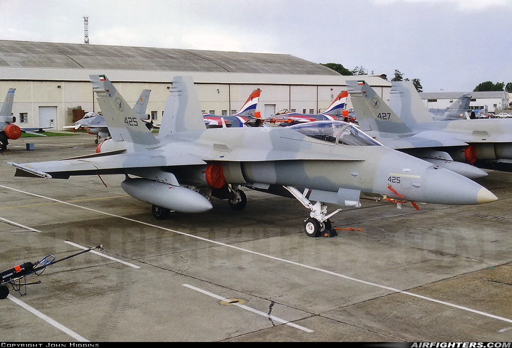 Kuwait - Air Force McDonnell Douglas F/A-18C Hornet 425 at Fairford (FFD / EGVA), UK