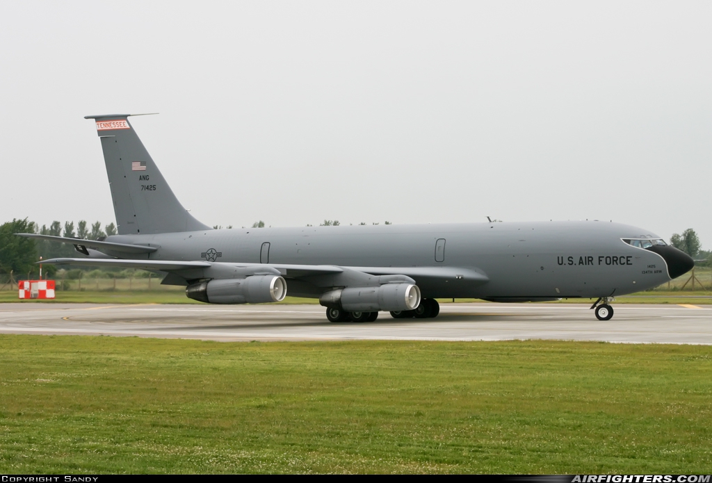 USA - Air Force Boeing KC-135E Stratotanker (717-100) 57-1425 at Mildenhall (MHZ / GXH / EGUN), UK