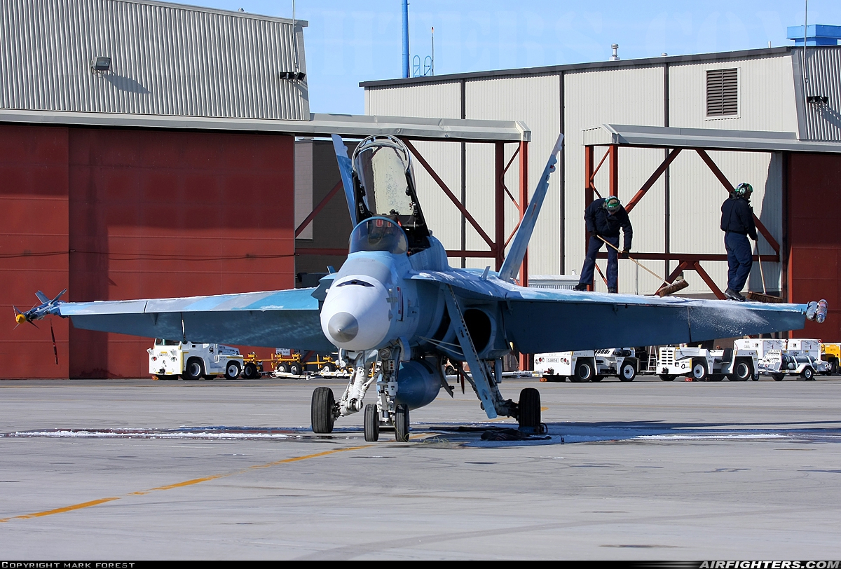 USA - Navy McDonnell Douglas F/A-18C Hornet 164655 at Fallon - Fallon NAS (NFL / KNFL), USA