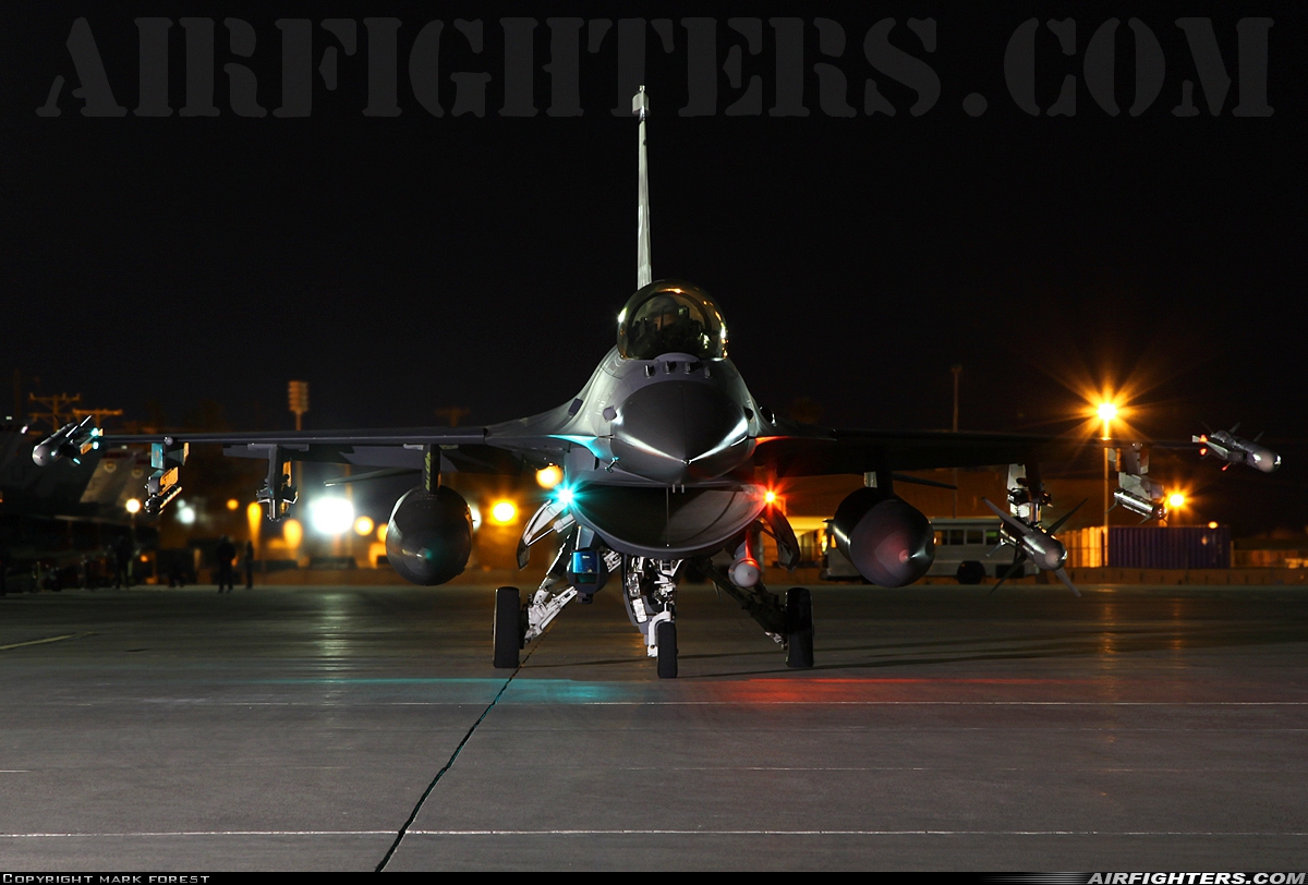 USA - Air Force General Dynamics F-16C Fighting Falcon 92-3882 at Las Vegas - Nellis AFB (LSV / KLSV), USA