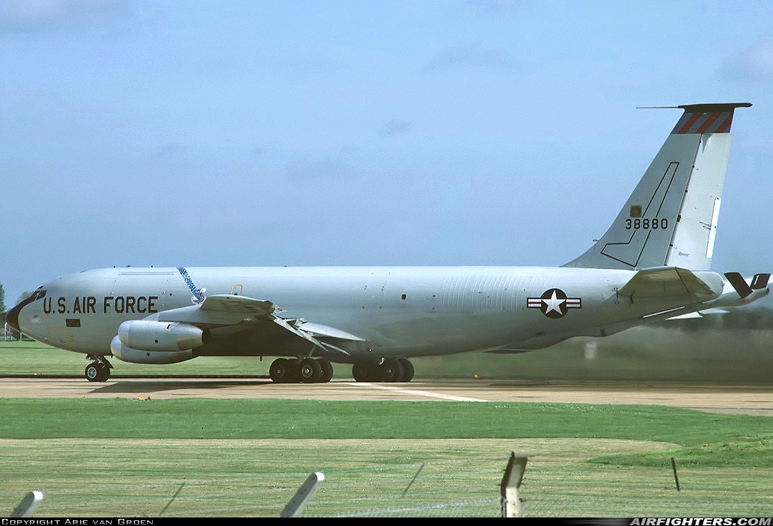 USA - Air Force Boeing KC-135A Stratotanker (717-100) 63-8880 at Mildenhall (MHZ / GXH / EGUN), UK