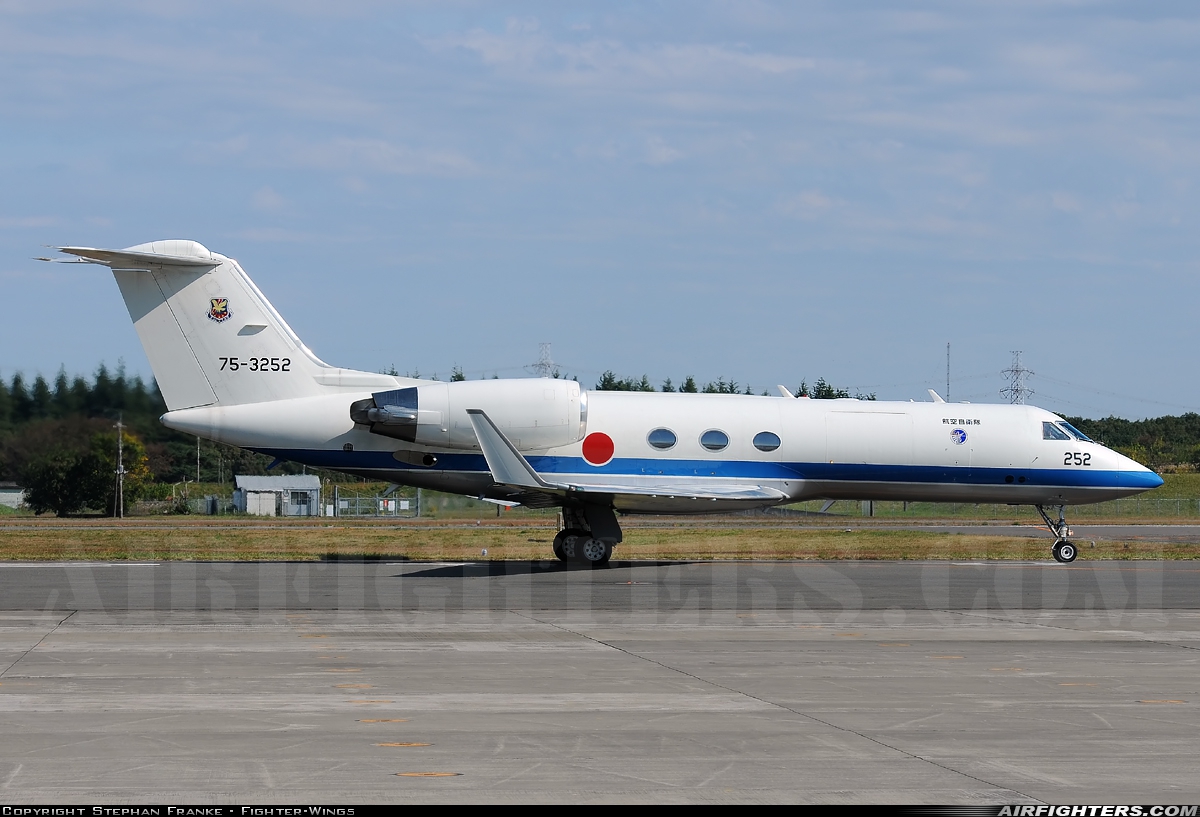 Japan - Air Force Gulfstream Aerospace U-4 Gulfstream IV MPA 75-3252 at Iruma (RJTJ), Japan