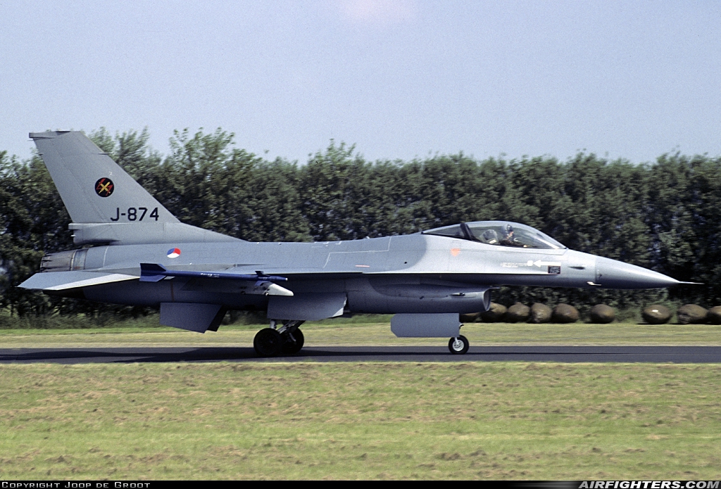 Netherlands - Air Force General Dynamics F-16A Fighting Falcon J-874 at Leeuwarden (LWR / EHLW), Netherlands