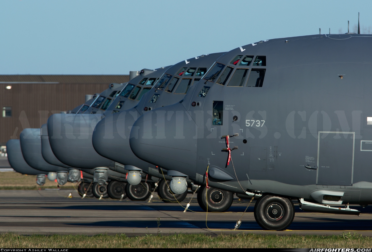 USA - Air Force Lockheed Martin MC-130J Hercules (L-382) 11-5737 at Mildenhall (MHZ / GXH / EGUN), UK