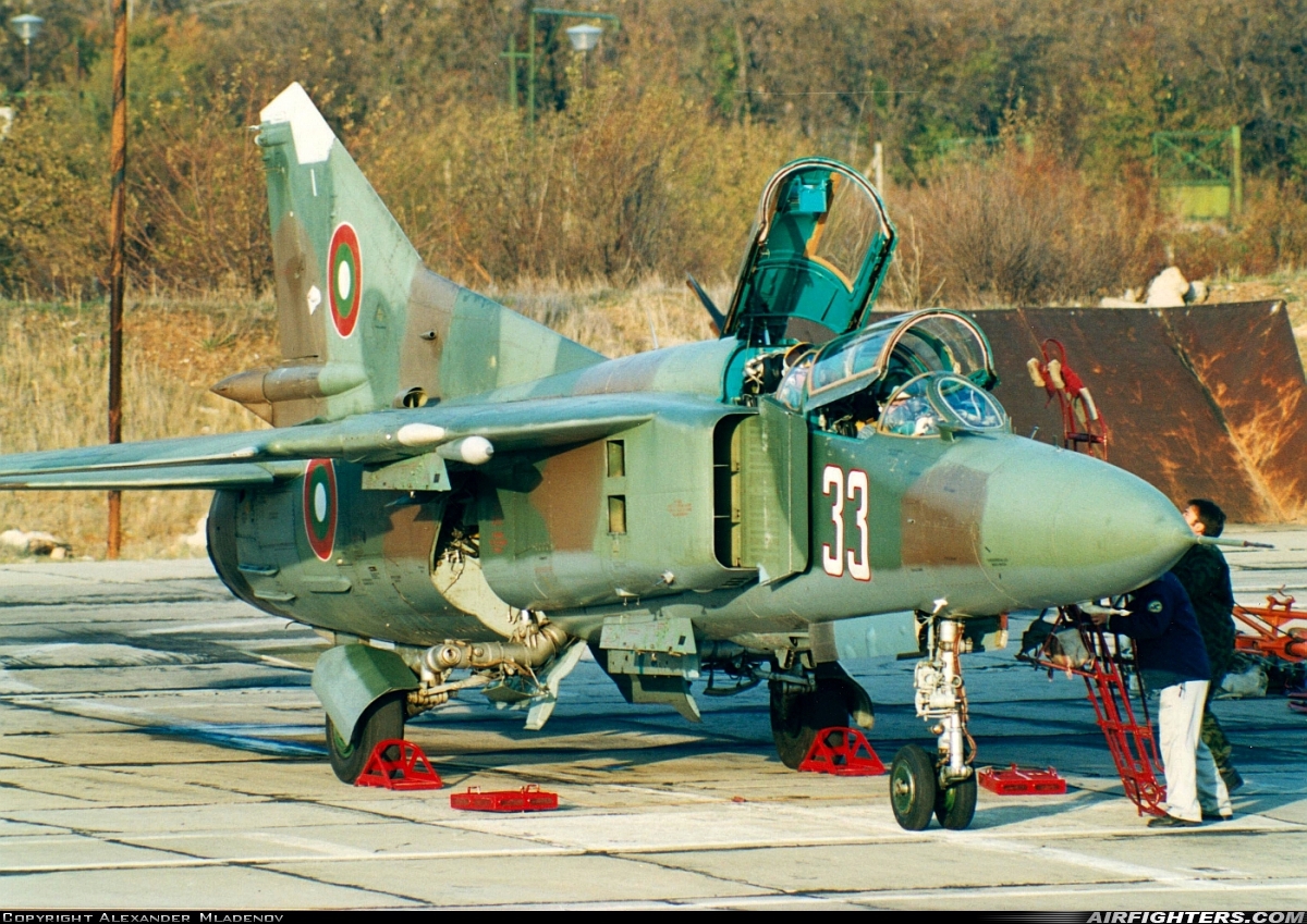 Bulgaria - Air Force Mikoyan-Gurevich MiG-23UB 33 at Dobroslavci (LBSD), Bulgaria