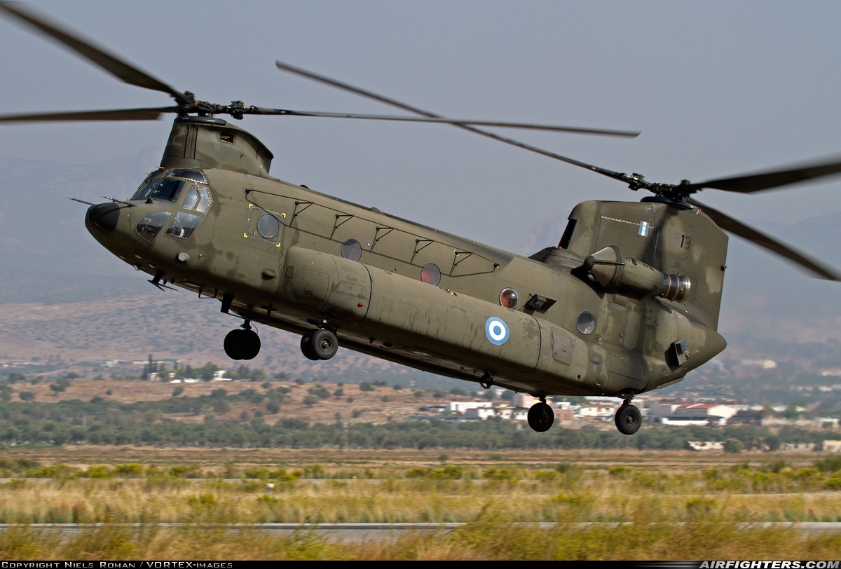 Greece - Army Boeing Vertol CH-47SD Chinook ES913 at Megara AB - Pahi (LGMG), Greece