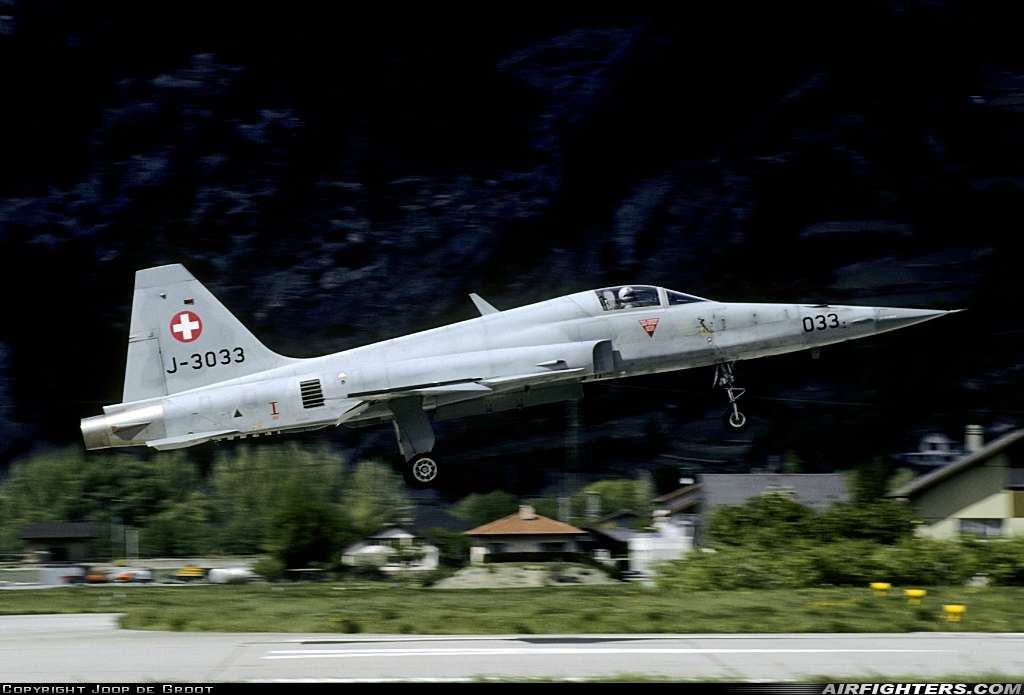 Switzerland - Air Force Northrop F-5E Tiger II J-3033 at Turtman (LSMJ), Switzerland