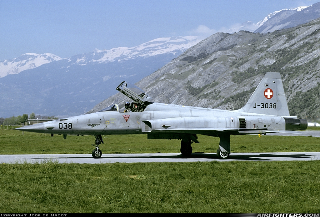 Switzerland - Air Force Northrop F-5E Tiger II J-3038 at Turtman (LSMJ), Switzerland