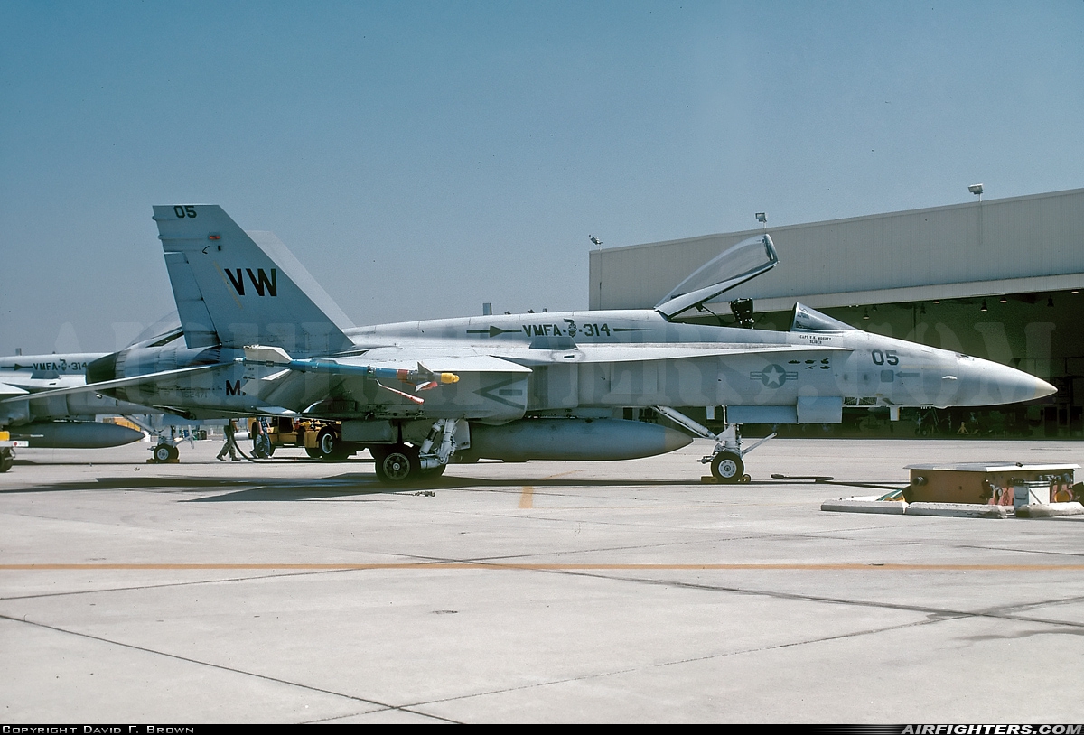 USA - Marines McDonnell Douglas F/A-18A Hornet 162471 at Santa Ana - El Toro MCAS (NZJ / KNZJ), USA