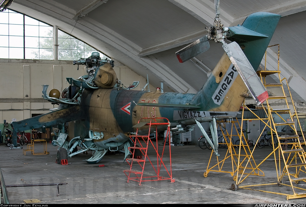 Hungary - Air Force Mil Mi-35 (Mi-24V) 713 at Szolnok (LHSN), Hungary