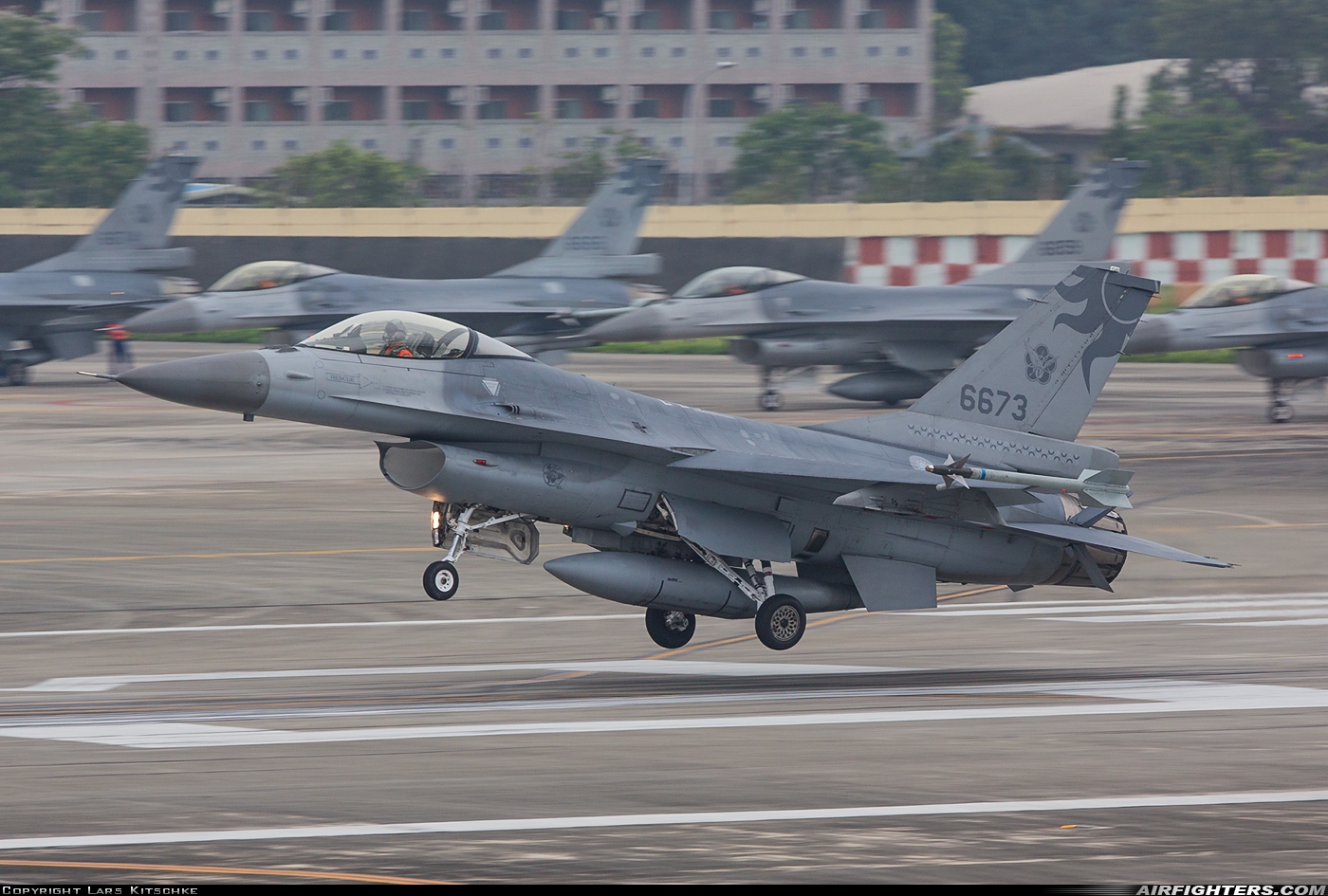 Taiwan - Air Force General Dynamics F-16A Fighting Falcon 6673 at Hualien (HUN /RCYU), Taiwan