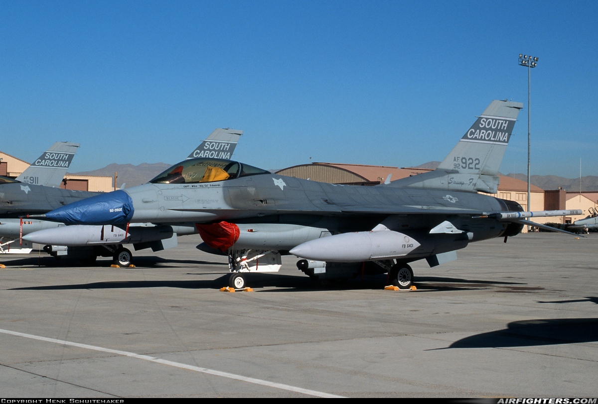USA - Air Force General Dynamics F-16C Fighting Falcon 92-3922 at Las Vegas - Nellis AFB (LSV / KLSV), USA