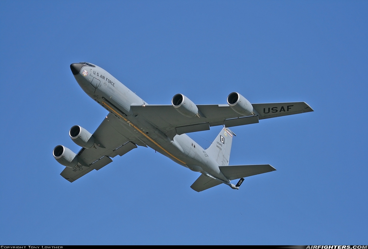 USA - Air Force Boeing KC-135R Stratotanker (717-148) 63-8033 at Mildenhall (MHZ / GXH / EGUN), UK