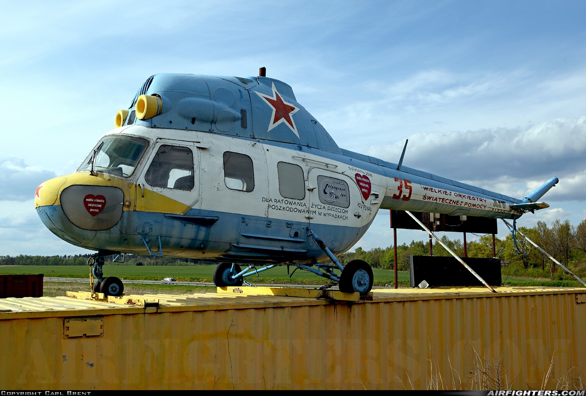 Russia - Air Force Mil Mi-2  at Off-Airport - Jadwisin, Poland