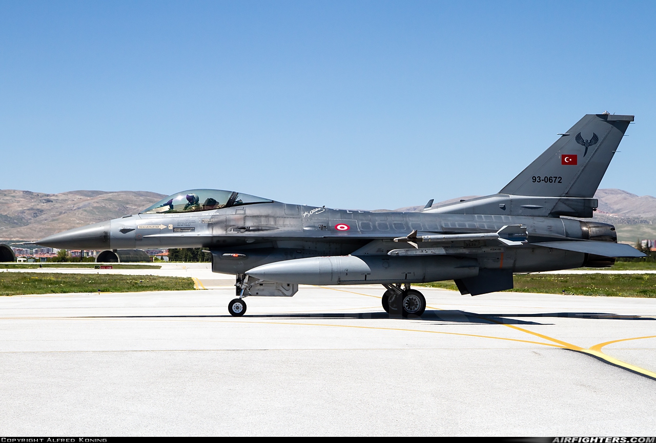 Türkiye - Air Force General Dynamics F-16C Fighting Falcon 93-0672 at Konya (KYA / LTAN), Türkiye