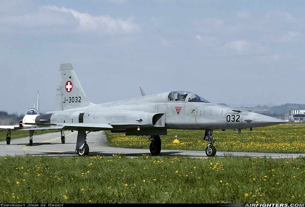 Switzerland - Air Force Northrop F-5E Tiger II J-3032 at Emmen (EML / LSME), Switzerland