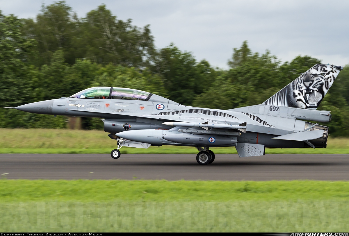 Norway - Air Force General Dynamics F-16BM Fighting Falcon 692 at Florennes (EBFS), Belgium