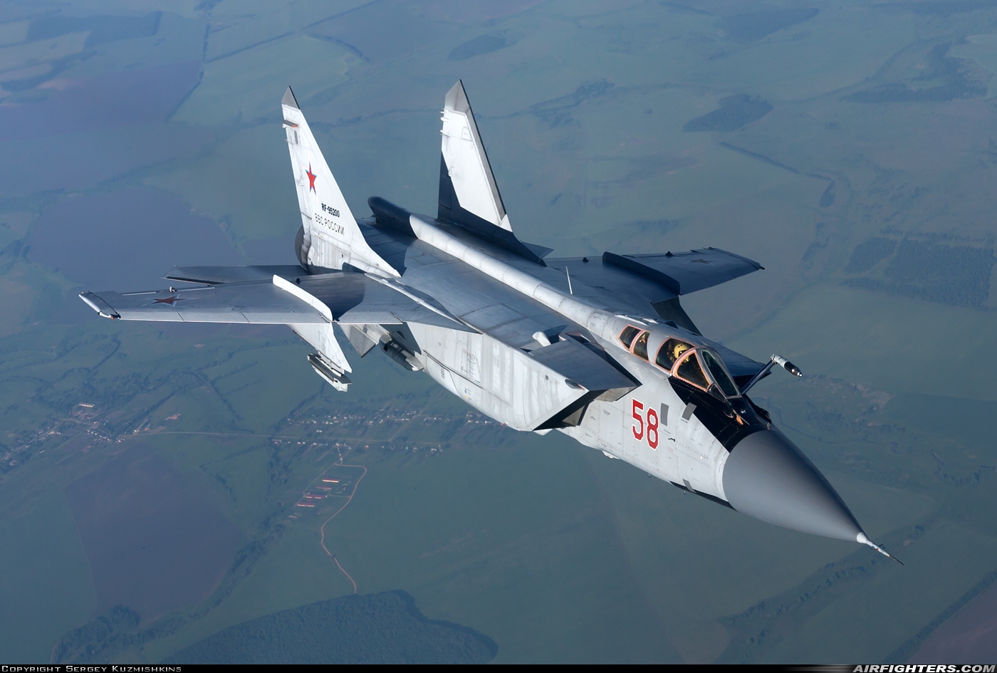 Russia - Air Force Mikoyan-Gurevich MiG-31DZ RF-95200 at In Flight, Russia