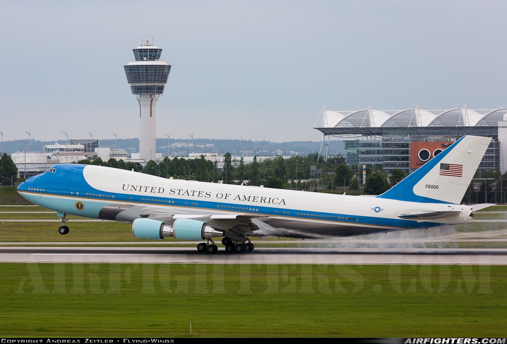USA - Air Force Boeing VC-25A (747-2G4B) 82-8000 at Munich (- Franz Josef Strauss) (MUC / EDDM), Germany