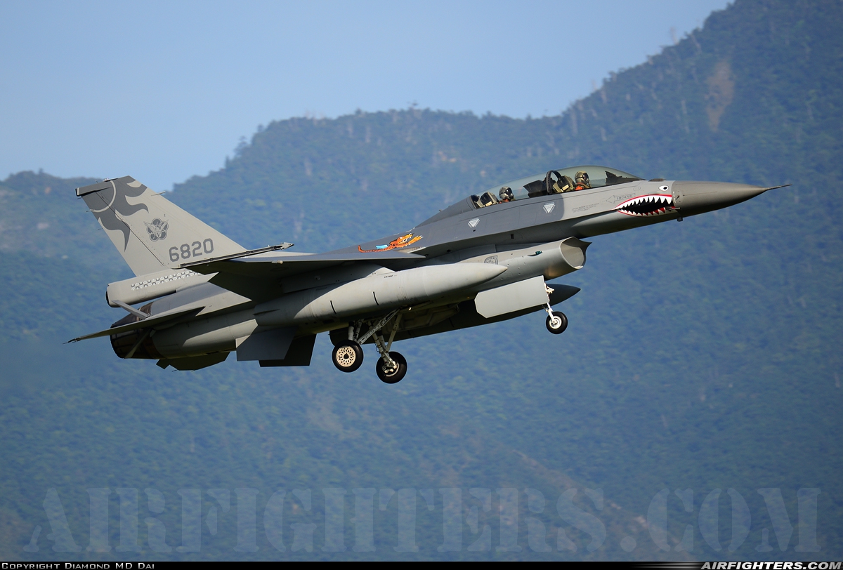 Taiwan - Air Force General Dynamics F-16B Fighting Falcon 6820 at Hualien (HUN /RCYU), Taiwan