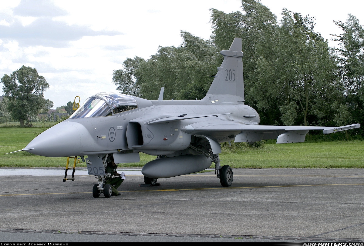 Sweden - Air Force Saab JAS-39A Gripen 39205 at Koksijde (EBFN), Belgium