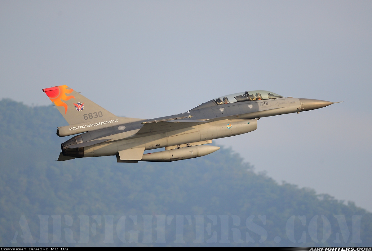 Taiwan - Air Force General Dynamics F-16B Fighting Falcon 6830 at Hualien (HUN /RCYU), Taiwan