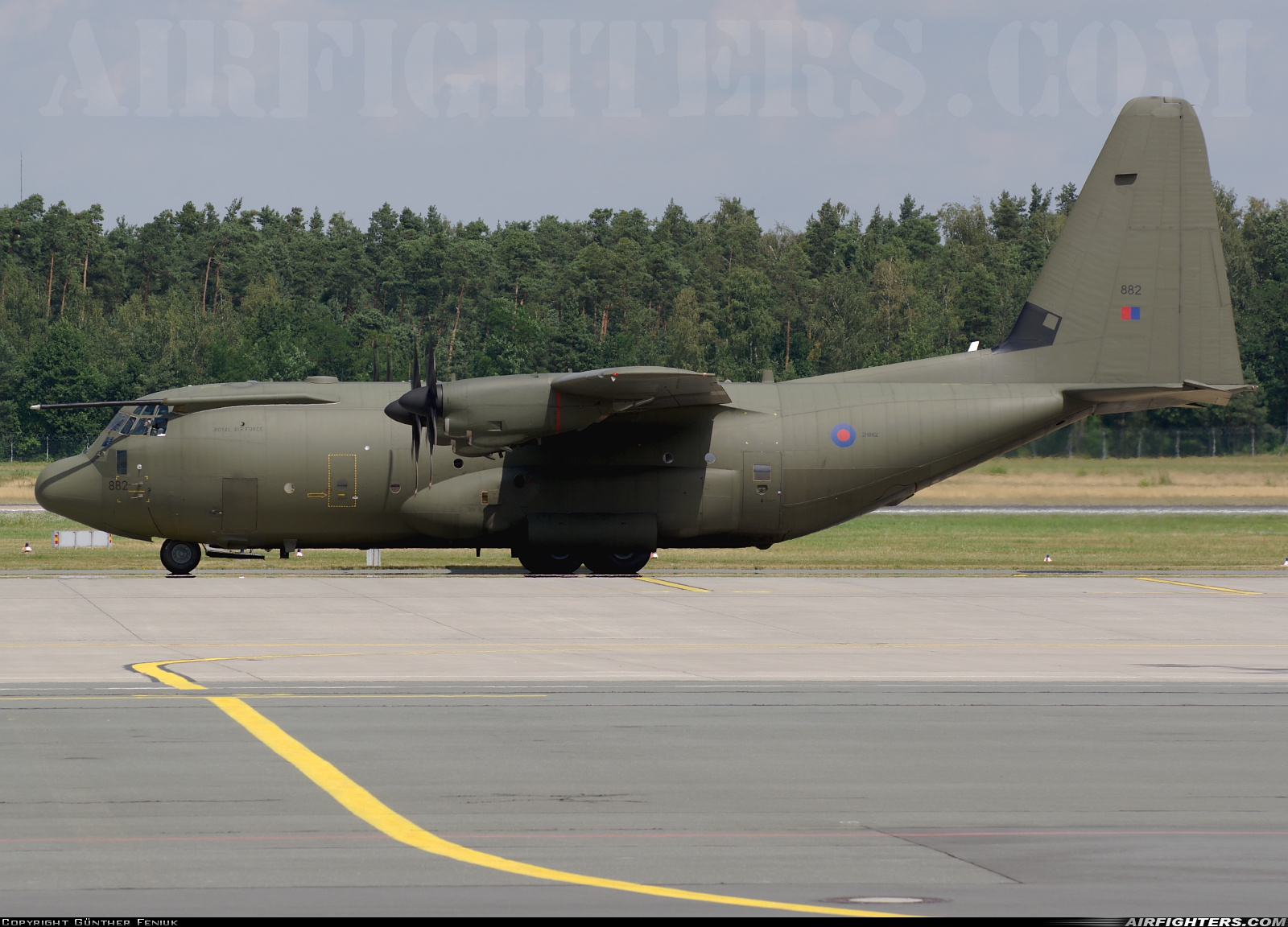 UK - Air Force Lockheed Martin Hercules C5 (C-130J / L-382) ZH882 at Nuremberg (NUE / EDDN), Germany