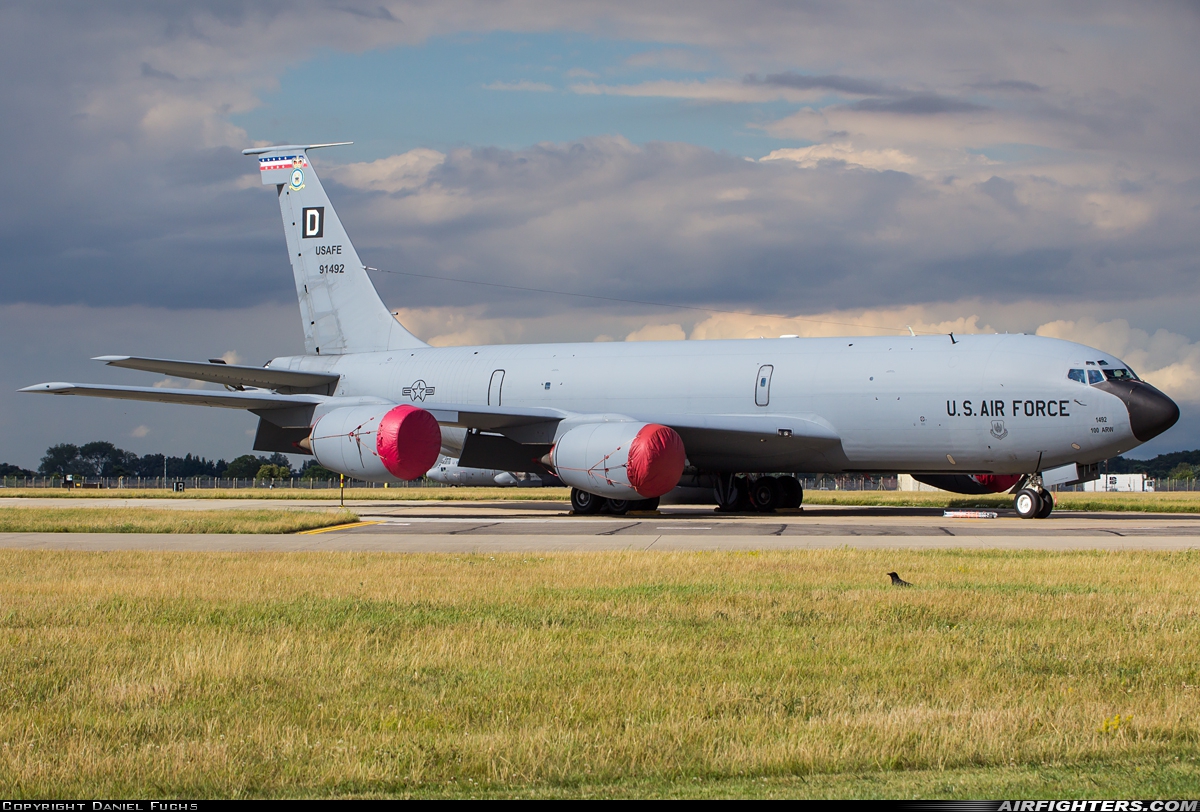 USA - Air Force Boeing KC-135R Stratotanker (717-148) 59-1492 at Mildenhall (MHZ / GXH / EGUN), UK