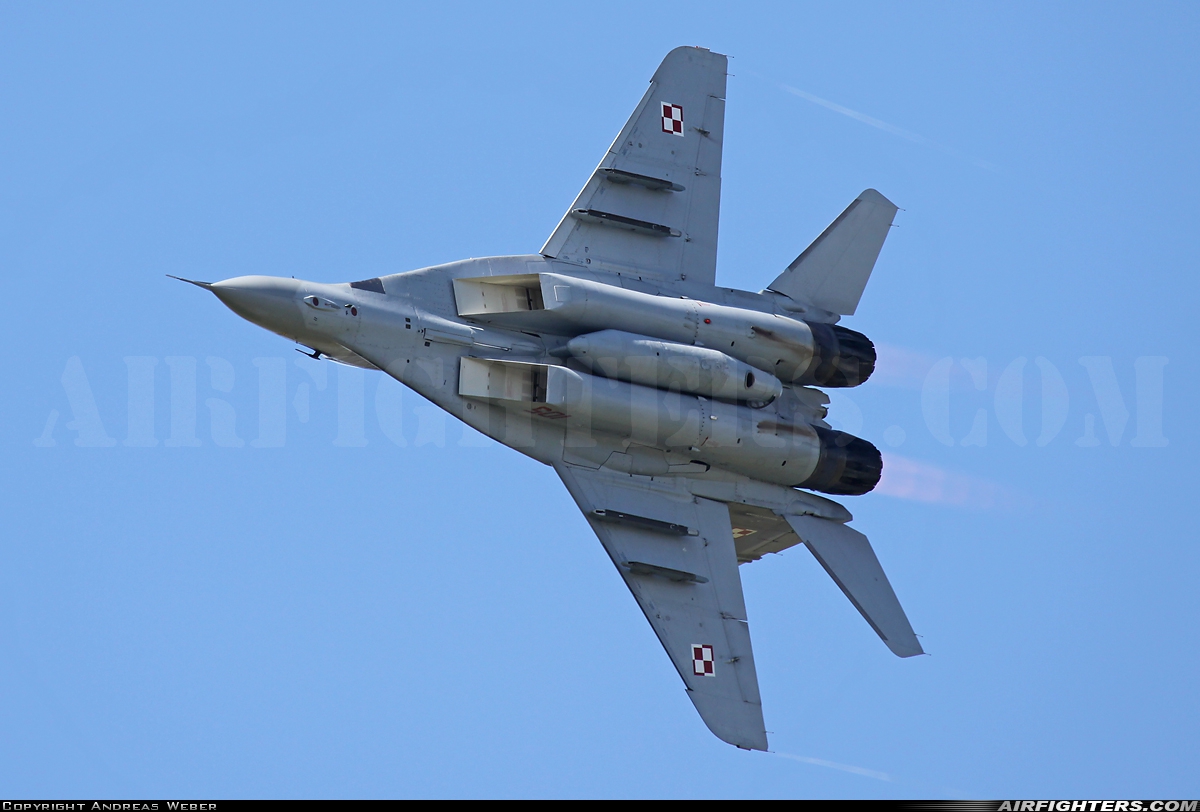 Poland - Air Force Mikoyan-Gurevich MiG-29A (9.12A) 105 at Payerne (LSMP), Switzerland