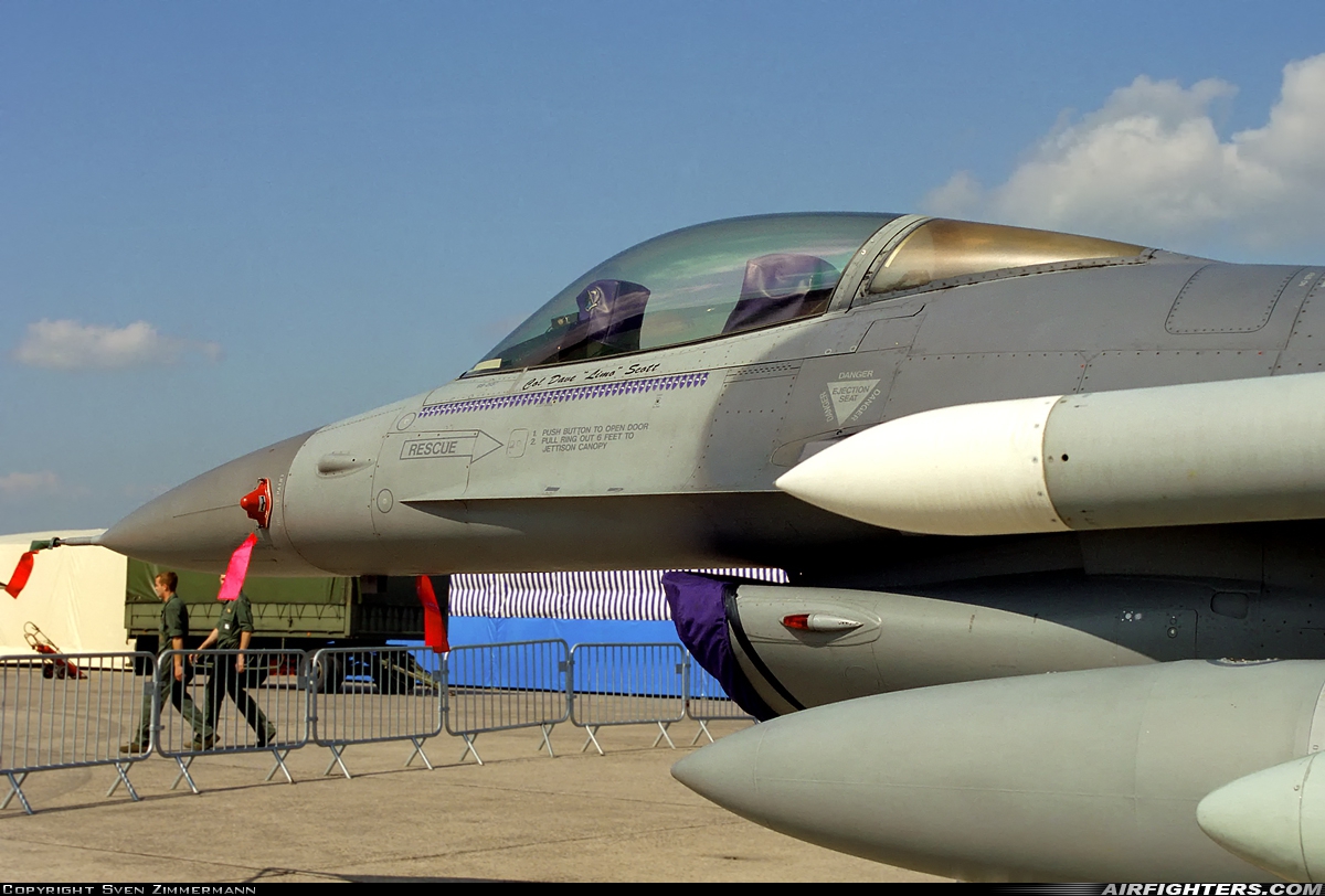 USA - Air Force General Dynamics F-16C Fighting Falcon 89-2137 at Nancy - Ochey (LFSO), France