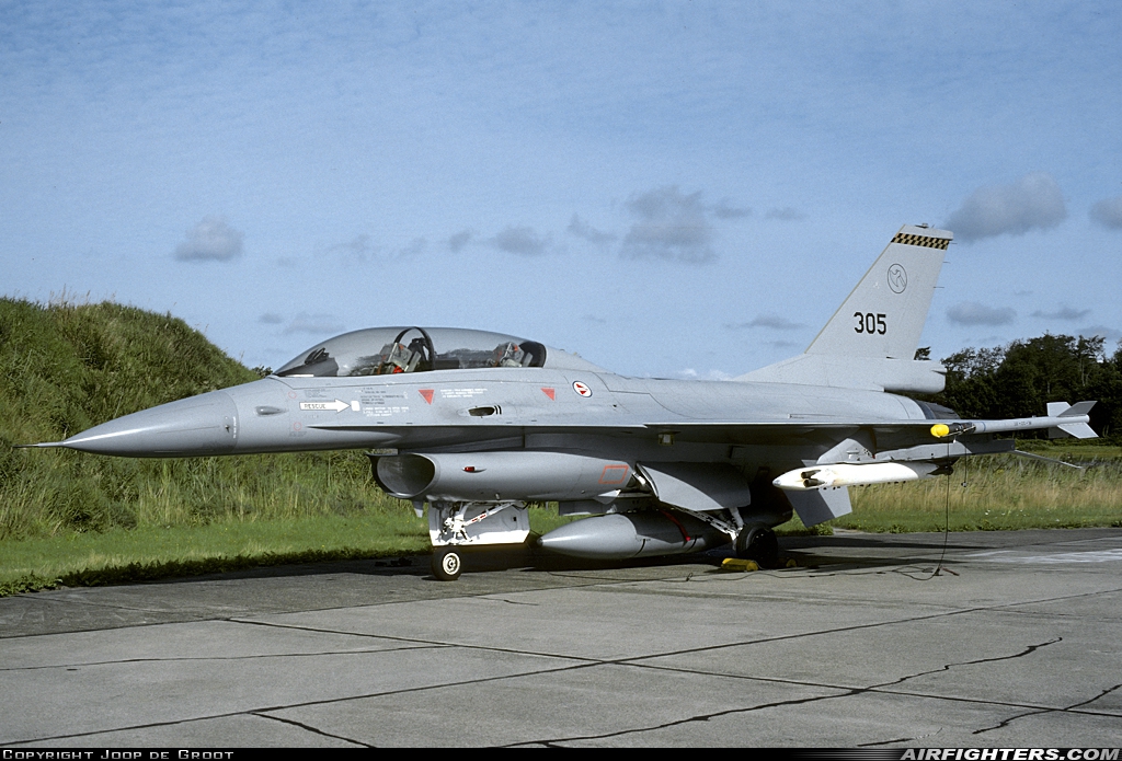 Norway - Air Force General Dynamics F-16B Fighting Falcon 305 at Aalborg (AAL / EKYT), Denmark