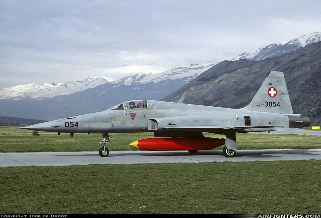 Switzerland - Air Force Northrop F-5E Tiger II J-3054 at Turtman (LSMJ), Switzerland
