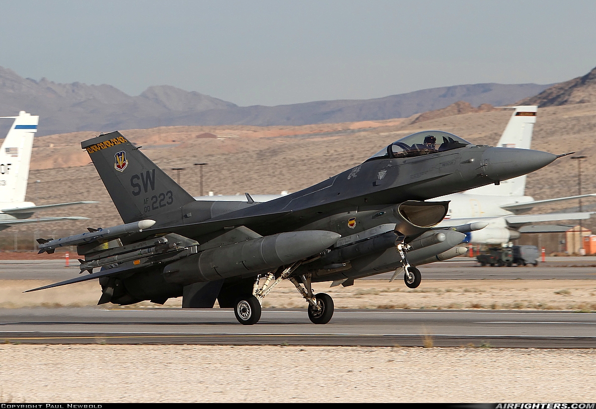 USA - Air Force General Dynamics F-16C Fighting Falcon 00-0223 at Las Vegas - Nellis AFB (LSV / KLSV), USA
