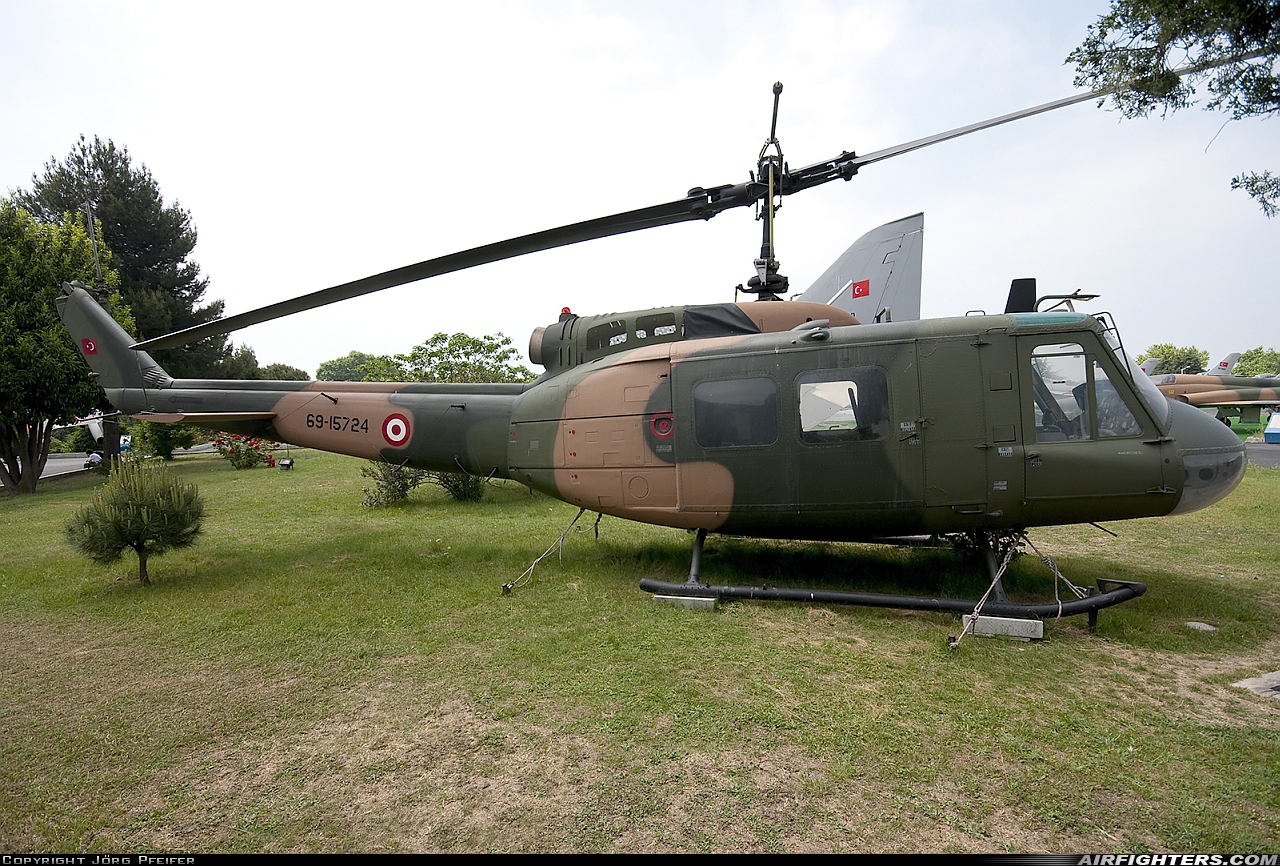 Türkiye - Air Force Bell UH-1H Iroquois (205) 69-15724 at Istanbul - Ataturk (Yesilkoy) (IST / LTBA), Türkiye