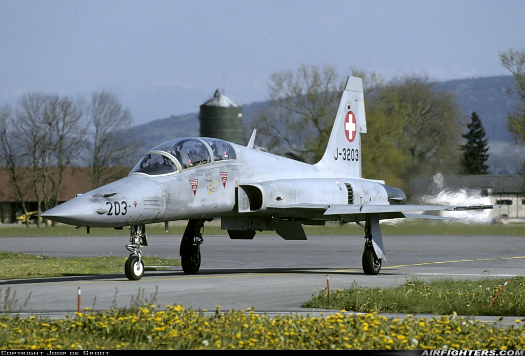 Switzerland - Air Force Northrop F-5F Tiger II J-3203 at Payerne (LSMP), Switzerland