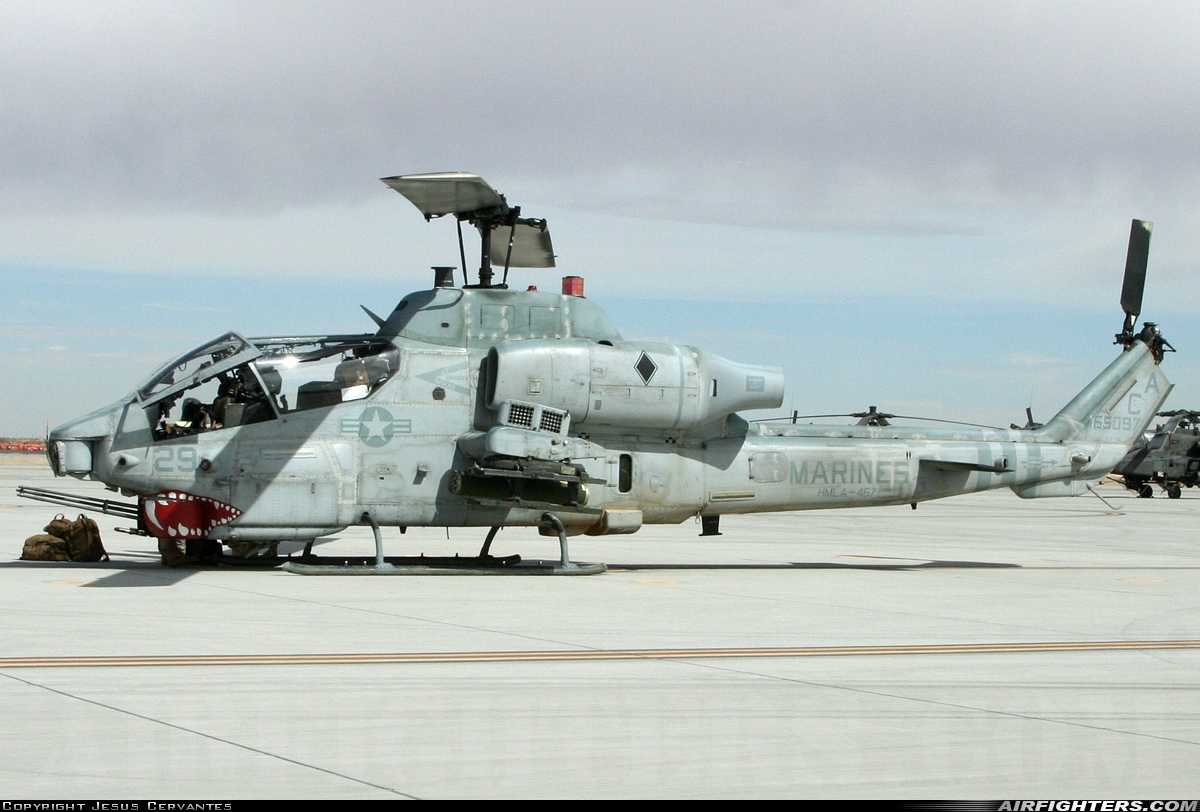 USA - Marines Bell AH-1W Super Cobra (209) 165097 at El Paso / Fort Bliss - Biggs AAF (BIF / KBIF), USA