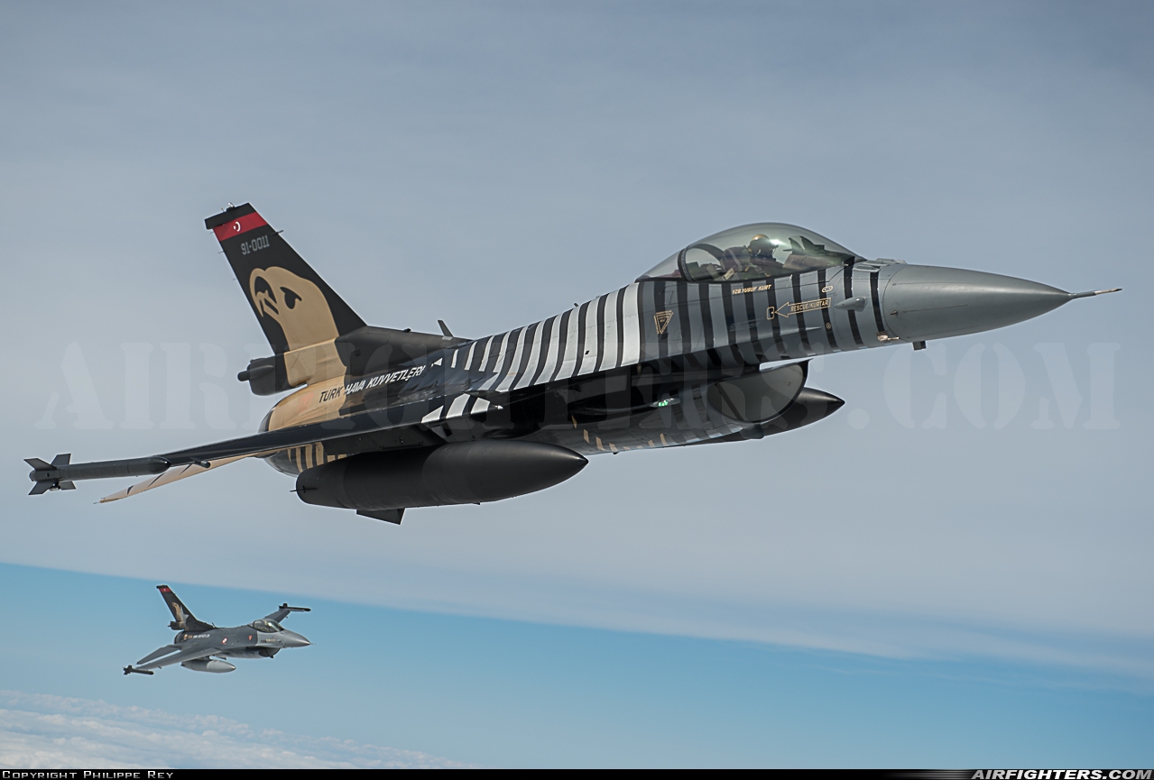 Türkiye - Air Force General Dynamics F-16C Fighting Falcon 91-0011 at In Flight, UK
