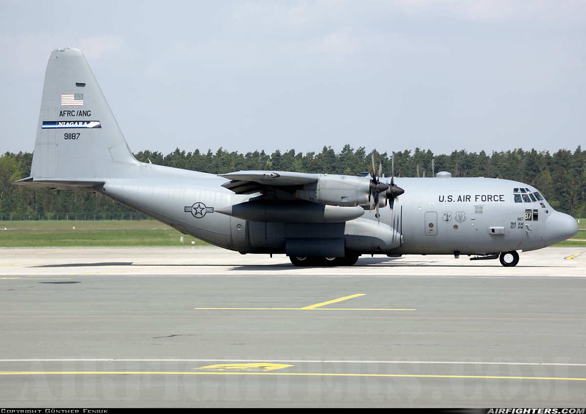 USA - Air Force Lockheed C-130H Hercules (L-382) 89-1187 at Nuremberg (NUE / EDDN), Germany