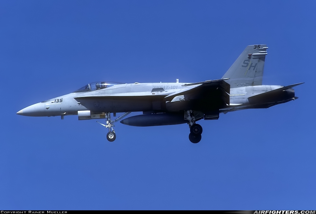 USA - Marines McDonnell Douglas F/A-18C Hornet  at Santa Ana - El Toro MCAS (NZJ / KNZJ), USA