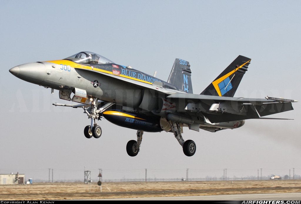 USA - Navy McDonnell Douglas F/A-18C Hornet 163740 at Lemoore - NAS / Reeves Field (NLC), USA