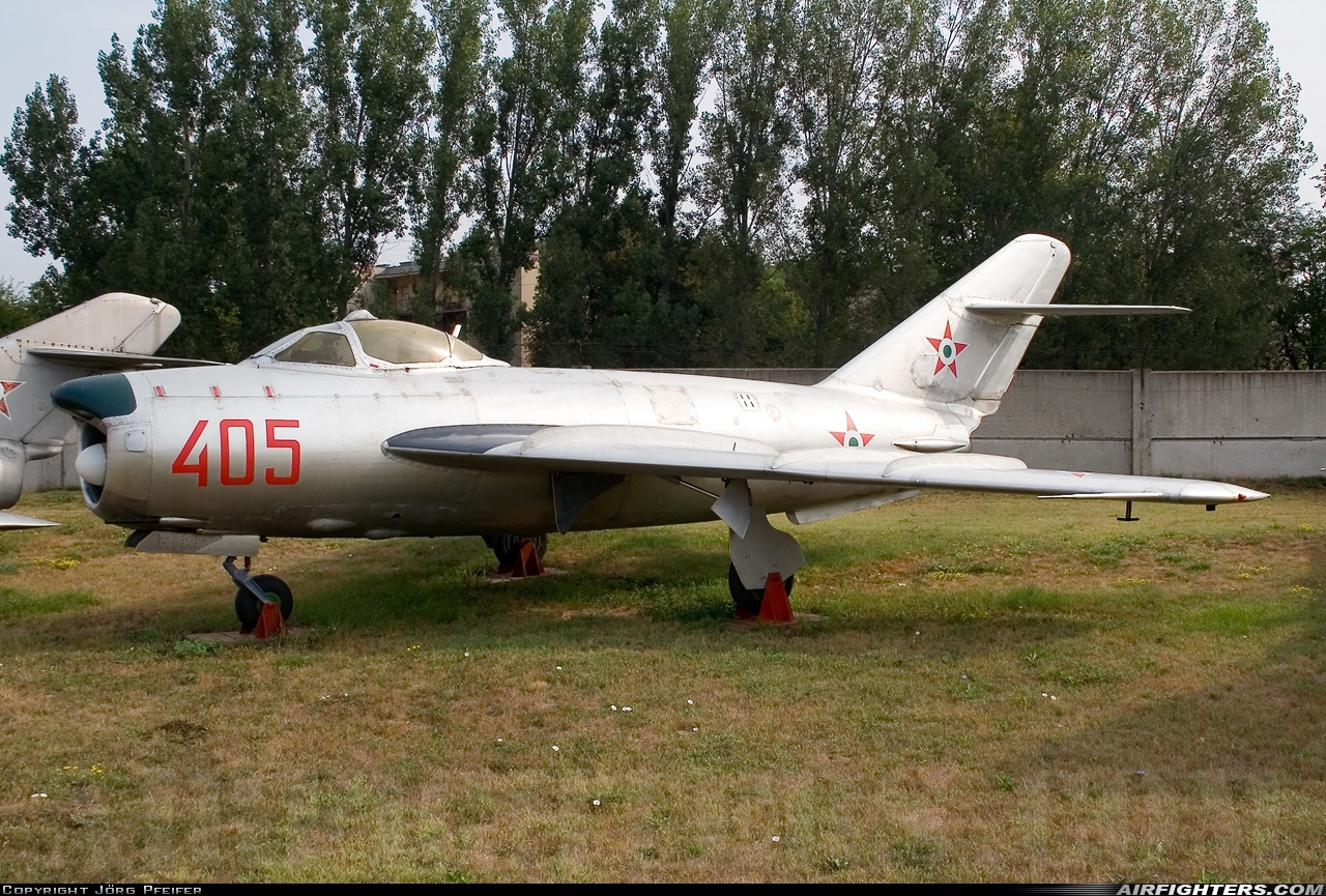 Hungary - Air Force Mikoyan-Gurevich MiG-17PF 405 at Szolnok (LHSN), Hungary