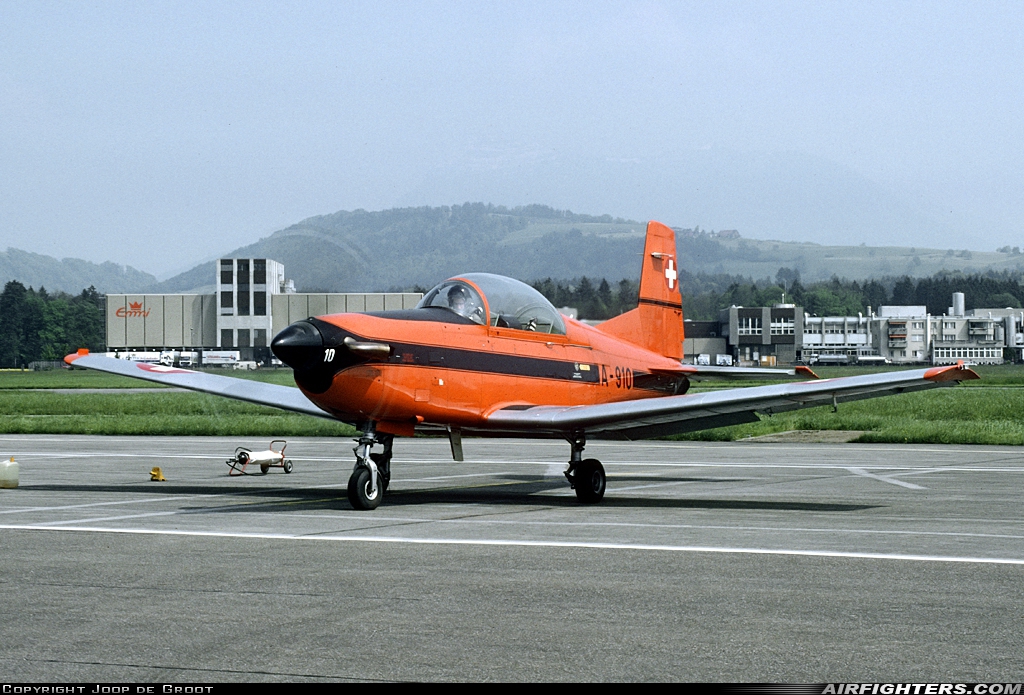Switzerland - Air Force Pilatus PC-7 Turbo Trainer A-910 at Emmen (EML / LSME), Switzerland