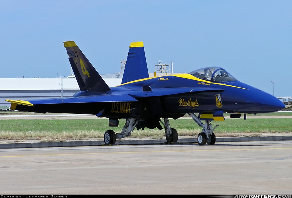 USA - Navy McDonnell Douglas F/A-18A Hornet 161942 at Fort Worth - NAS JRB / Carswell Field (AFB) (NFW / KFWH), USA