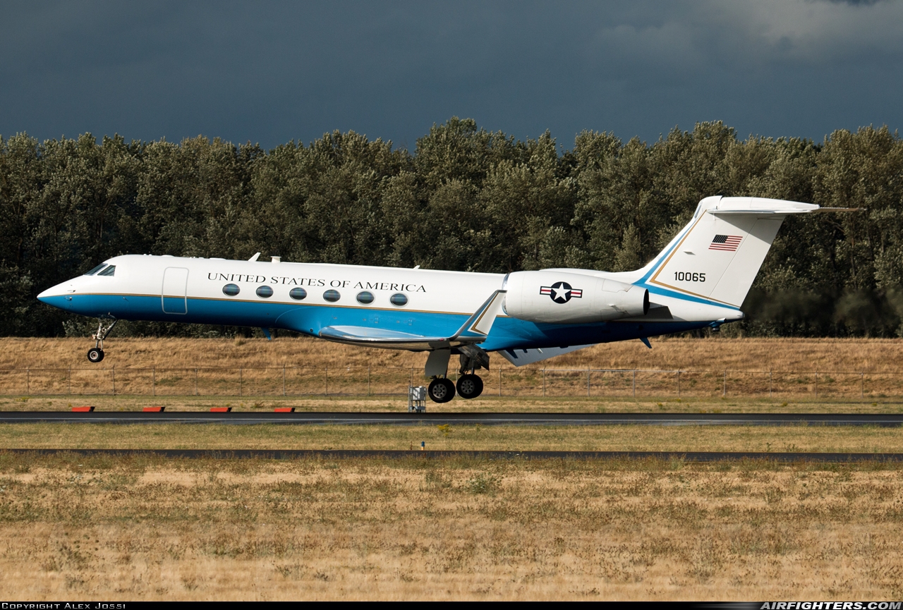 USA - Air Force Gulfstream Aerospace C-37A (G550) 01-0065 at Portland - Int. (PDX / KPDX), USA