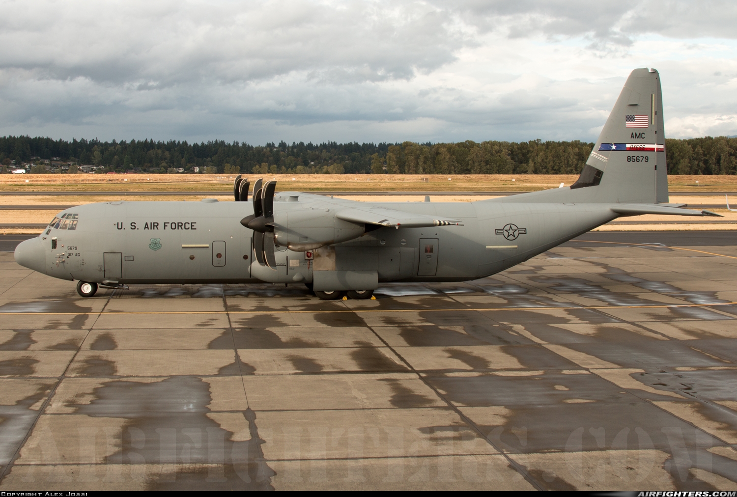 USA - Air Force Lockheed Martin C-130J-30 Hercules (L-382) 08-5679 at Portland - Int. (PDX / KPDX), USA