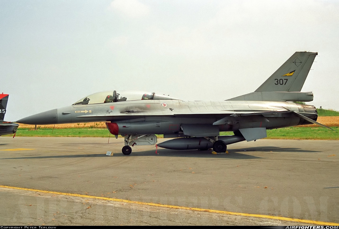 Norway - Air Force General Dynamics F-16B Fighting Falcon 307 at Chievres (EBCV), Belgium
