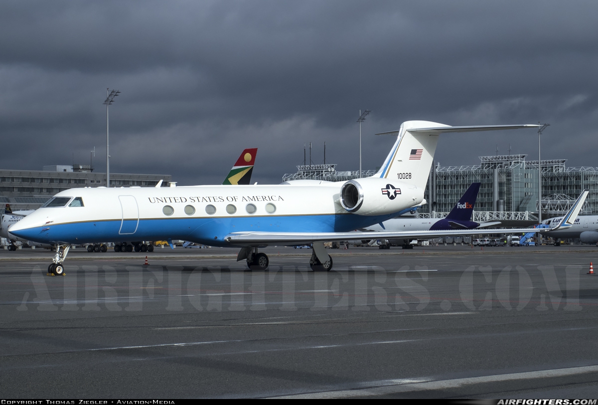 USA - Air Force Gulfstream Aerospace C-37A (G550) 01-0028 at Munich (- Franz Josef Strauss) (MUC / EDDM), Germany